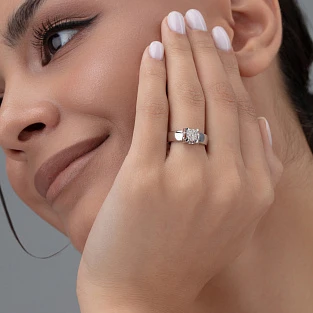 Кольцо из золота с бриллиантами