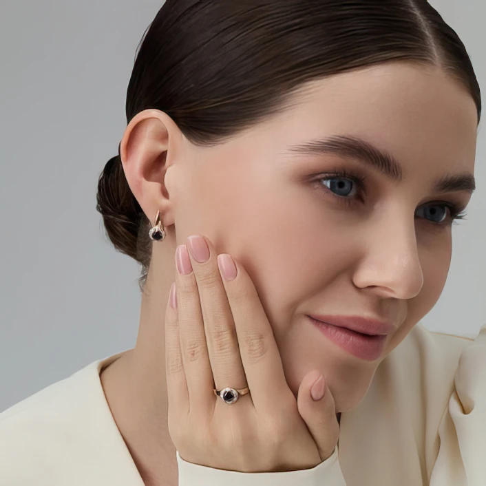 Серьги золотые 25939-102 | Серьги с бриллиантами купить по выгодной цене в ювелирном магазине ⭐️ «Золотая Подкова»