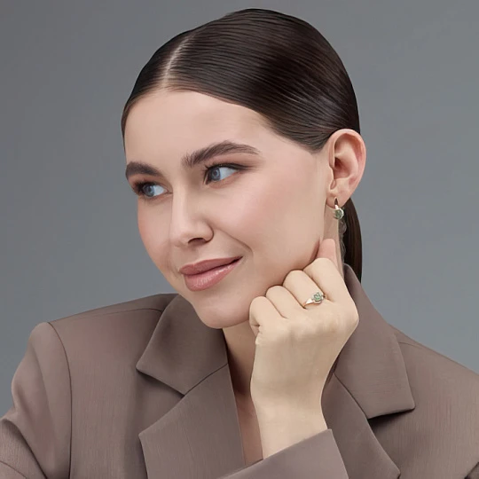 Серьги золотые 25939-101 | Серьги с изумрудами купить по выгодной цене в ювелирном магазине ⭐️ «Золотая Подкова» Серьги золотые 25939-101 | Серьги с изумрудами купить по выгодной цене в ювелирном магазине ⭐️ «Золотая Подкова»