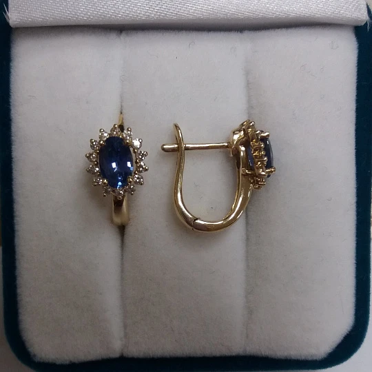 Серьги золотые E 8985 YG sap | Серьги с сапфиром купить по выгодной цене в ювелирном магазине ⭐️ «Золотая Подкова»