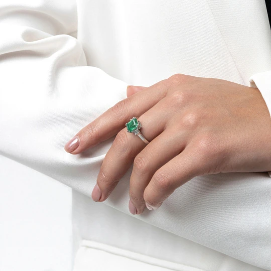 Кольцо золотое 702-00682-91-41-01-10 | Кольца с изумрудами купить по выгодной цене в ювелирном магазине ⭐️ «Золотая Подкова»