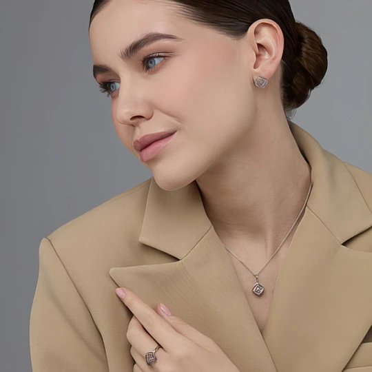 Серьги из золота с бриллиантами