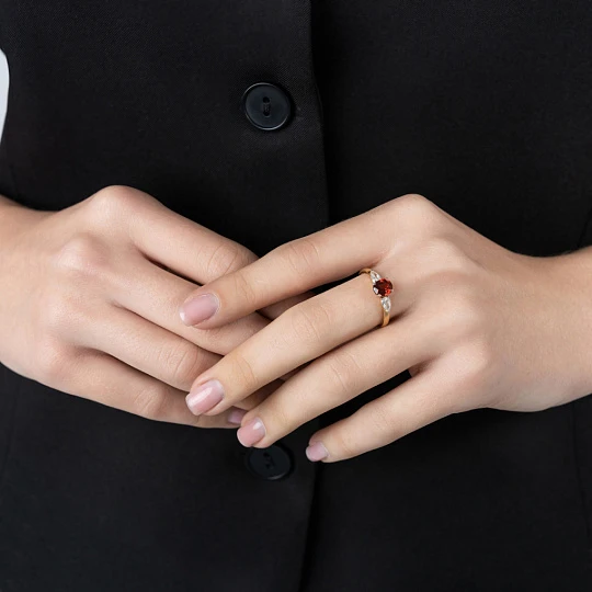 Кольцо золотое 920479Бр.Гранат | Кольца с гранатом купить по выгодной цене в ювелирном магазине ⭐️ «Золотая Подкова»